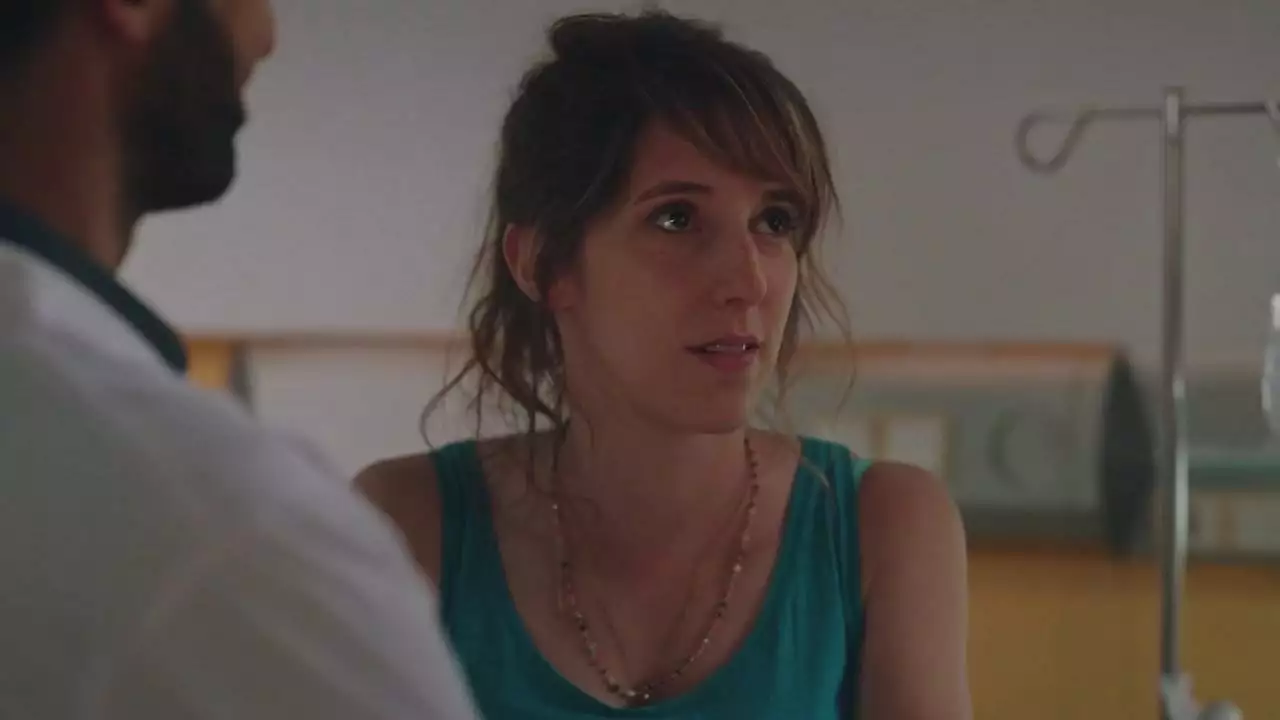 Plus belle la vie Indiscrétion : Barbara sous le charme d'un bel inconnu ? Plus belle la vie Indiscrétion : Barbara sous le charme d'un bel inconnu ?