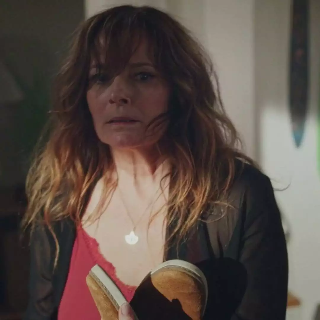 Plus belle la vie Indiscrétion : Noé surprend sa mère avec... Plus belle la vie Indiscrétion : Noé surprend sa mère avec...