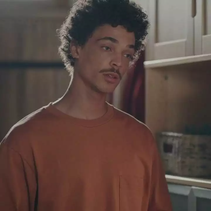 Plus belle la vie Indiscrétion : Le mea culpa d'Emma et Baptiste Plus belle la vie Indiscrétion : Le mea culpa d'Emma et Baptiste