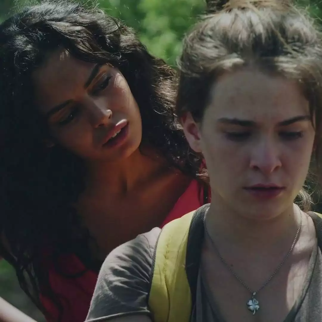 Plus belle la vie Indiscrétion : Lola et Betty réunies en forêt ? Plus belle la vie Indiscrétion : Lola et Betty réunies en forêt ?