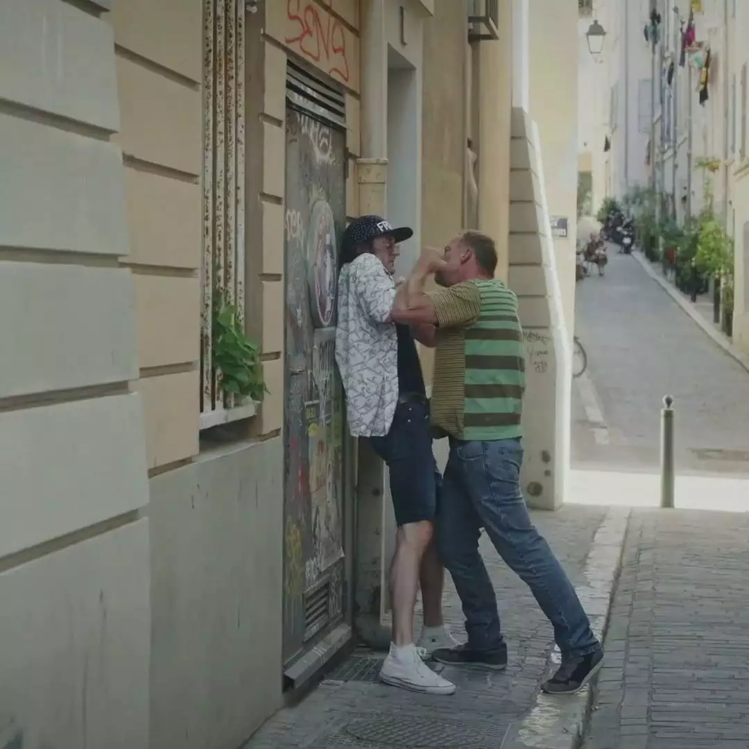 Plus belle la vie Indiscrétion : Eric s'en prend à l'ex de Simon Plus belle la vie Indiscrétion : Eric s'en prend à l'ex de Simon