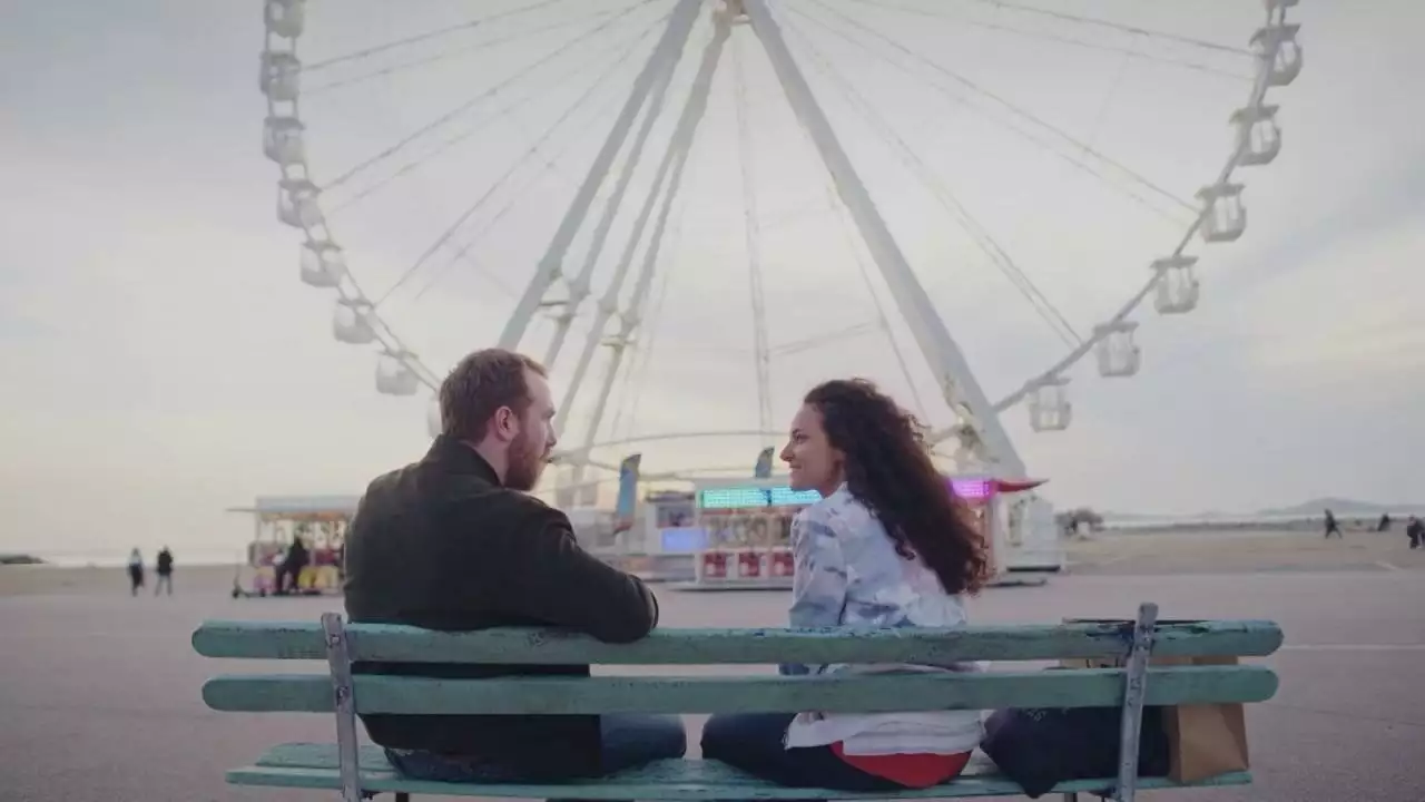 Plus belle la vie Indiscrétion : Le date de Kévin et Camille vire au cauchemar Plus belle la vie Indiscrétion : Le date de Kévin et Camille vire au cauchemar