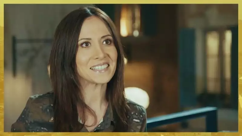 Plus belle la vie Les confidences de Fabienne Carat sur son départ ! Plus belle la vie Les confidences de Fabienne Carat sur son départ !