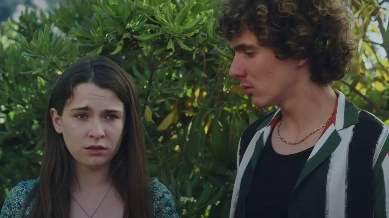 Plus belle la vie Indiscrétion : Lola pète un câble chez Betty Plus belle la vie Indiscrétion : Lola pète un câble chez Betty