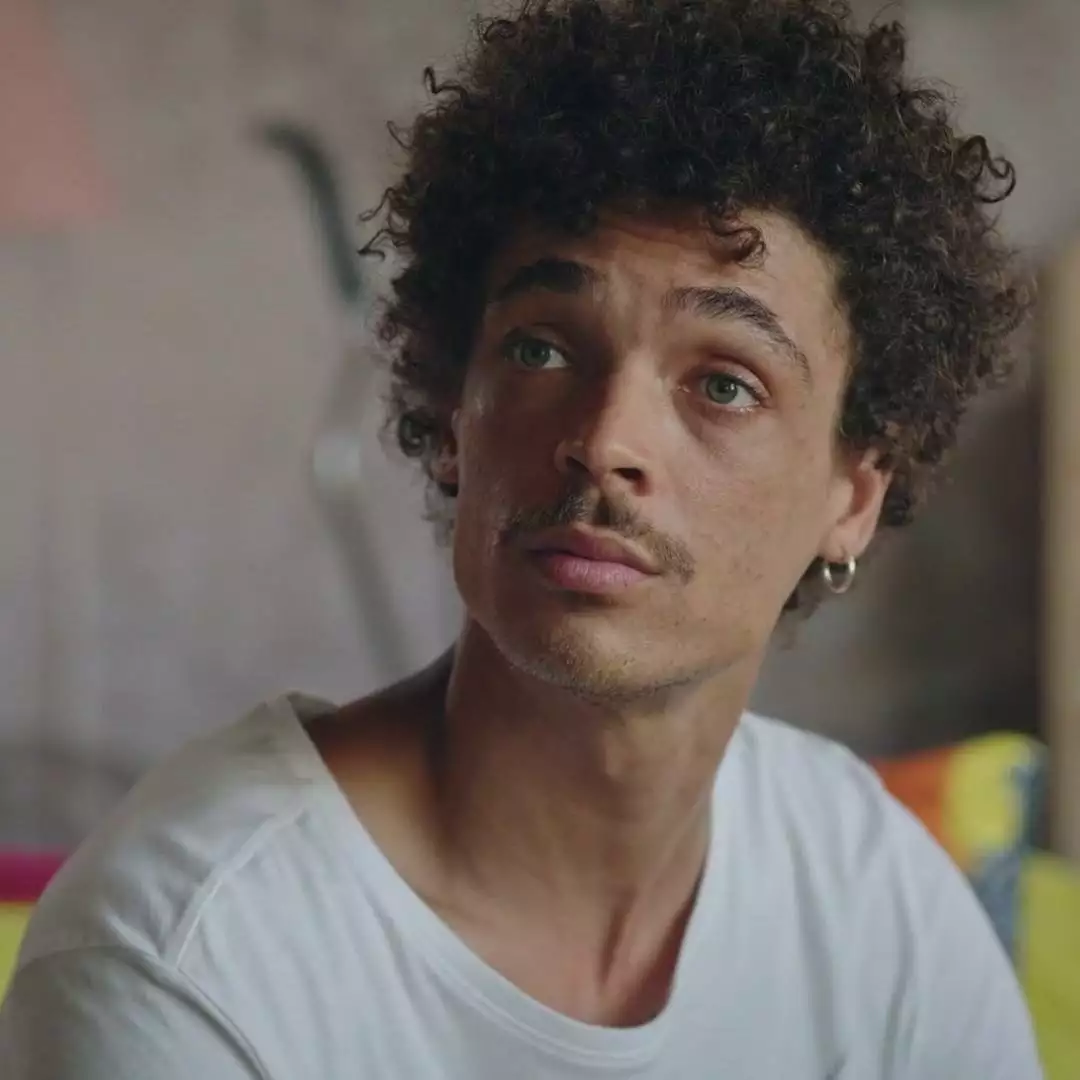 Plus belle la vie Indiscrétion : Baptiste confronte Justine Plus belle la vie Indiscrétion : Baptiste confronte Justine