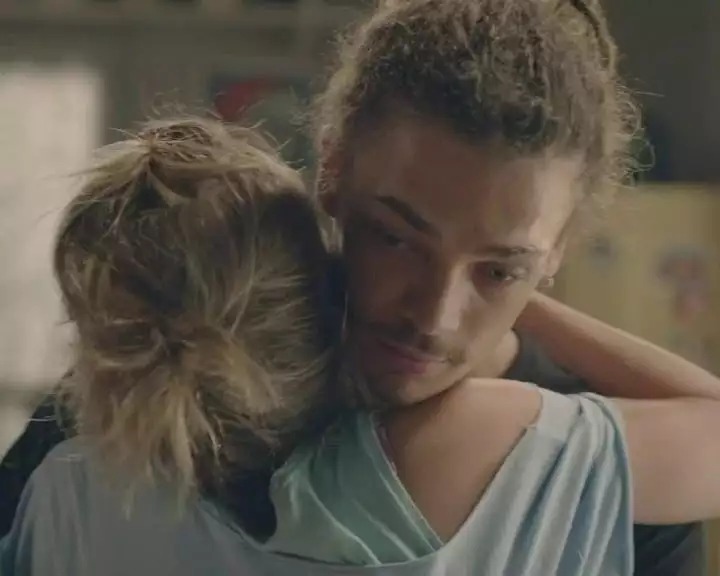 Plus belle la vie Indiscrétion : Rapprochement entre Baptiste et Barbara... Plus belle la vie Indiscrétion : Rapprochement entre Baptiste et Barbara...