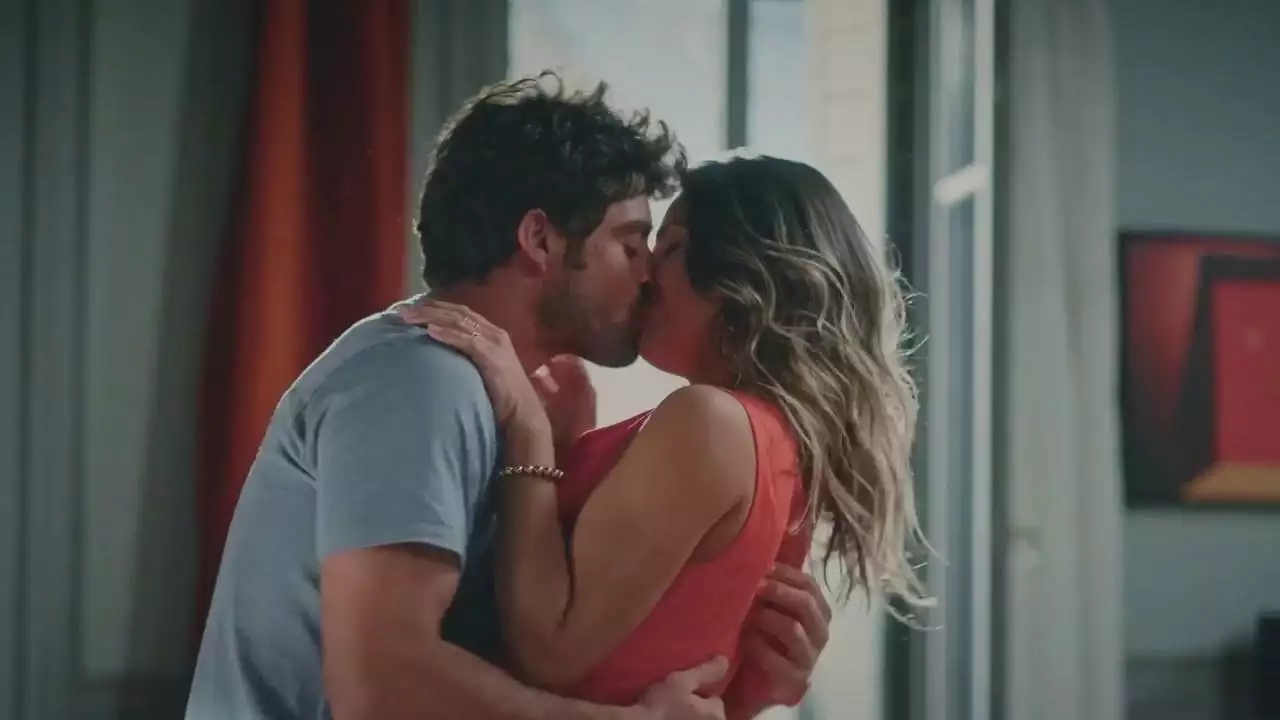 Plus belle la vie Indiscrétion : Sylvia et Romain couchent ensemble ! Plus belle la vie Indiscrétion : Sylvia et Romain couchent ensemble !