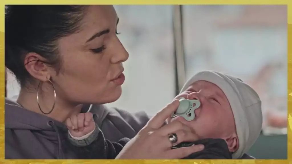 Plus belle la vie Indiscrétion : Le lien indescriptible de Manon et Raphaël Plus belle la vie Indiscrétion : Le lien indescriptible de Manon et Raphaël