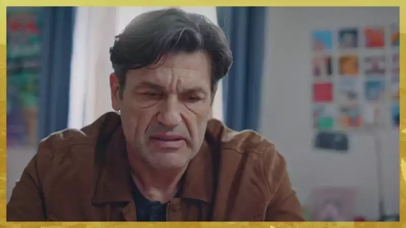 Plus belle la vie Indiscrétion : Les aveux poignants de Jean-Louis à Baptiste Plus belle la vie Indiscrétion : Les aveux poignants de Jean-Louis à Baptiste