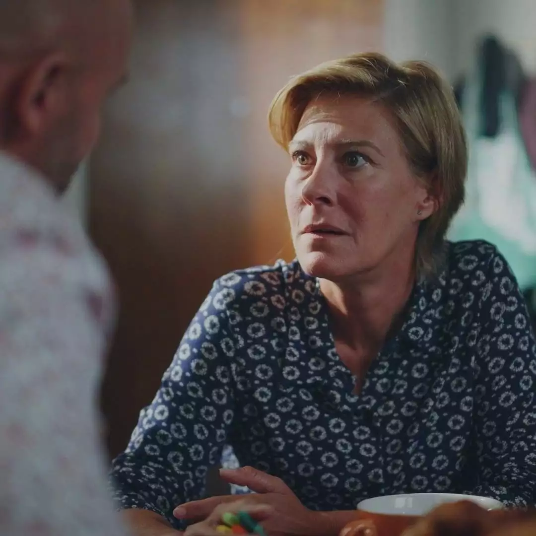 Plus belle la vie Indiscrétion : Laëtitia va-t-elle partir vivre à Dubaï ? Plus belle la vie Indiscrétion : Laëtitia va-t-elle partir vivre à Dubaï ?