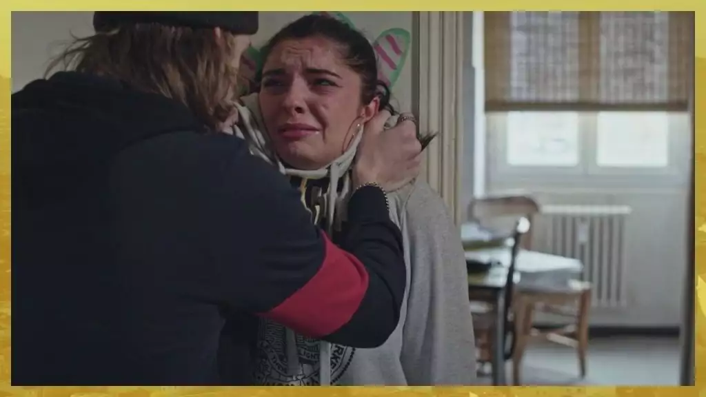 Plus belle la vie Indiscrétion : Accueil violent pour Manon Plus belle la vie Indiscrétion : Accueil violent pour Manon