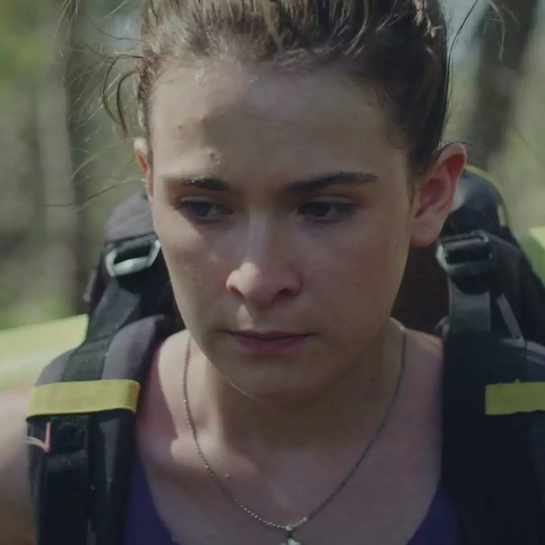 Plus belle la vie Indiscrétion : Lola fait une rencontre improbable en forêt Plus belle la vie Indiscrétion : Lola fait une rencontre improbable en forêt