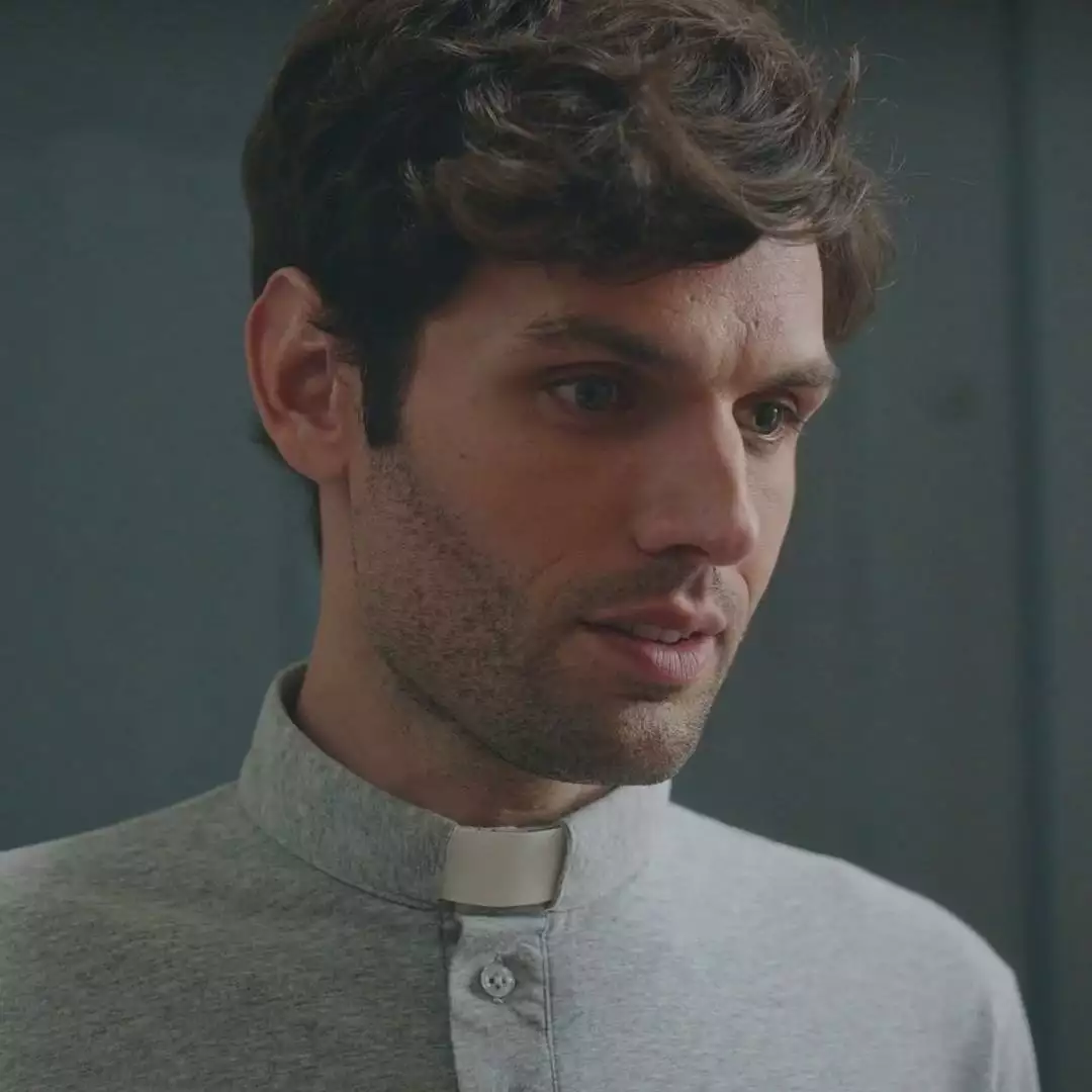 Plus belle la vie Indiscrétion : Père Luc prend ses distances avec Mirta Plus belle la vie Indiscrétion : Père Luc prend ses distances avec Mirta