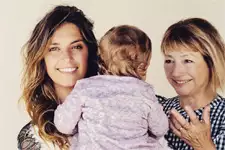 Laetitia Milot (Mélanie) poste une jolie photo de sa maman et de sa fille pour la fête des mères