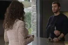 Abdel annonce à Vanessa que Doumé tente de briser Karim