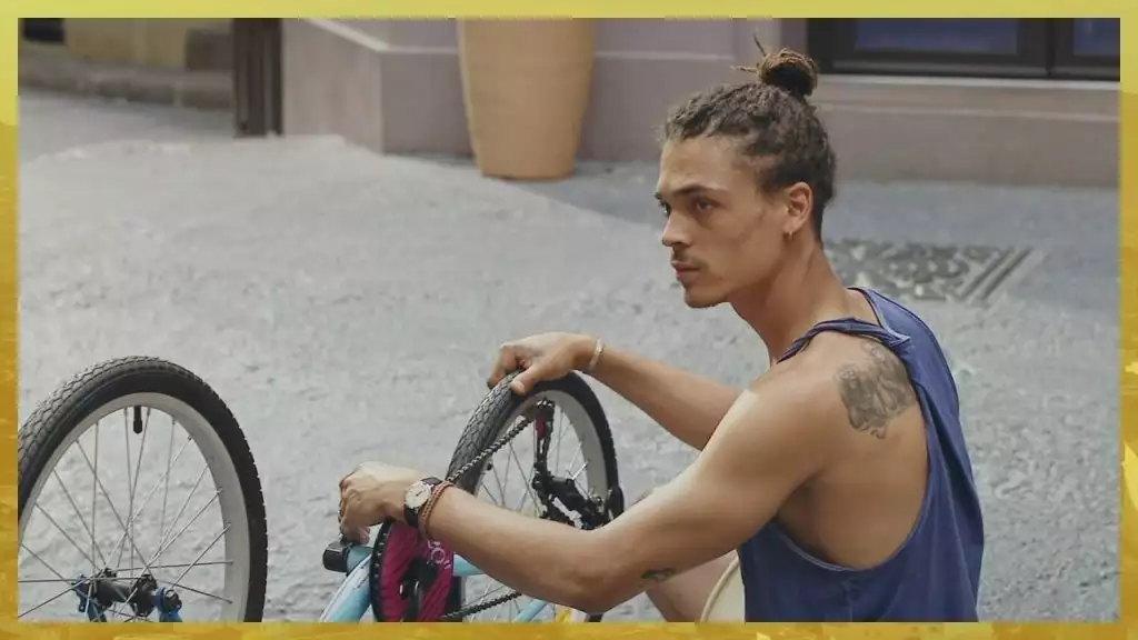 Plus belle la vie Indiscrétion : Baptiste et César ont un nouvel ennemi Plus belle la vie Indiscrétion : Baptiste et César ont un nouvel ennemi