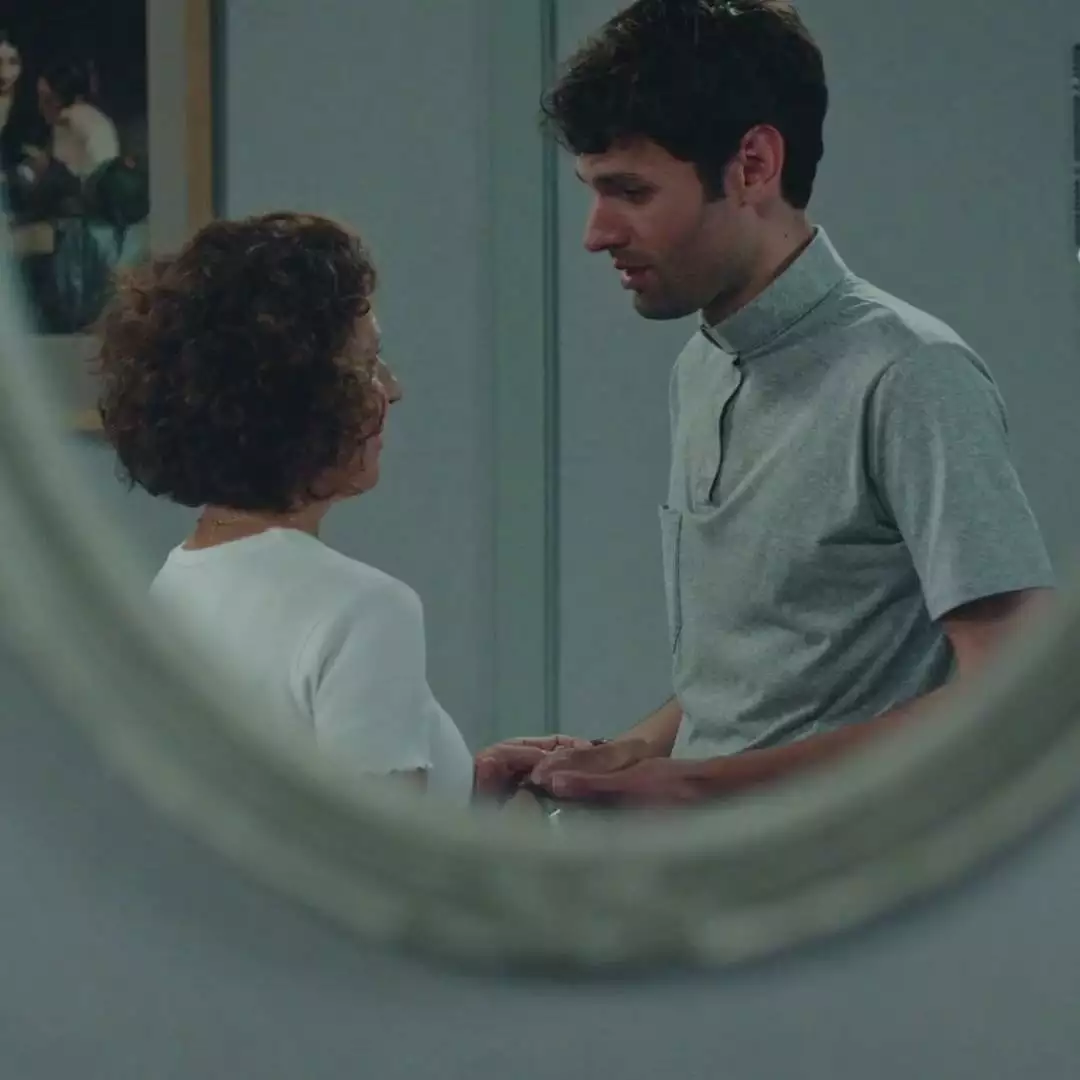 Plus belle la vie Indiscrétion : L'amour de Père Luc et de Mirta sera-t-il plus fort que tout ? Plus belle la vie Indiscrétion : L'amour de Père Luc et de Mirta sera-t-il plus fort que tout ?