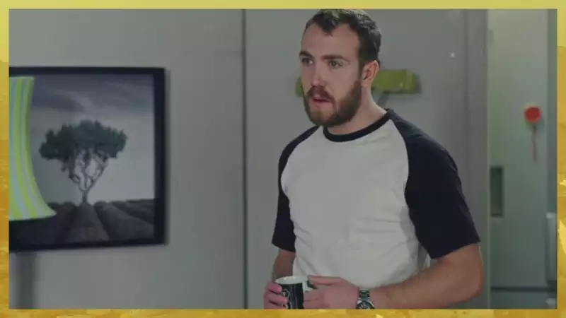 Indiscrétion : Kévin écoeuré par le choix de sa mère Indiscrétion : Kévin écoeuré par le choix de sa mère