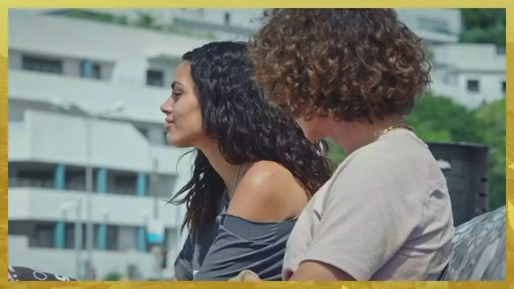 Plus belle la vie Indiscrétion : L'enfance traumatisante de Betty Plus belle la vie Indiscrétion : L'enfance traumatisante de Betty