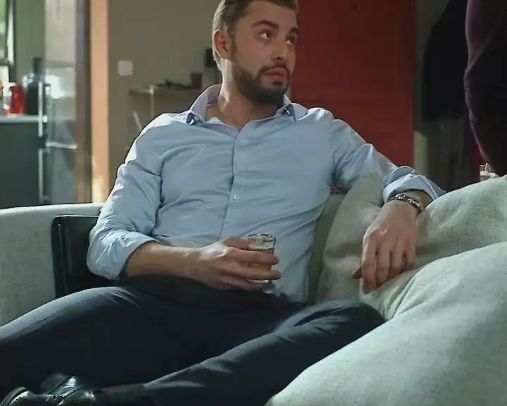 Plus belle la vie Indiscrétion : Karim apprend toute la vérité sur Elsa Plus belle la vie Indiscrétion : Karim apprend toute la vérité sur Elsa