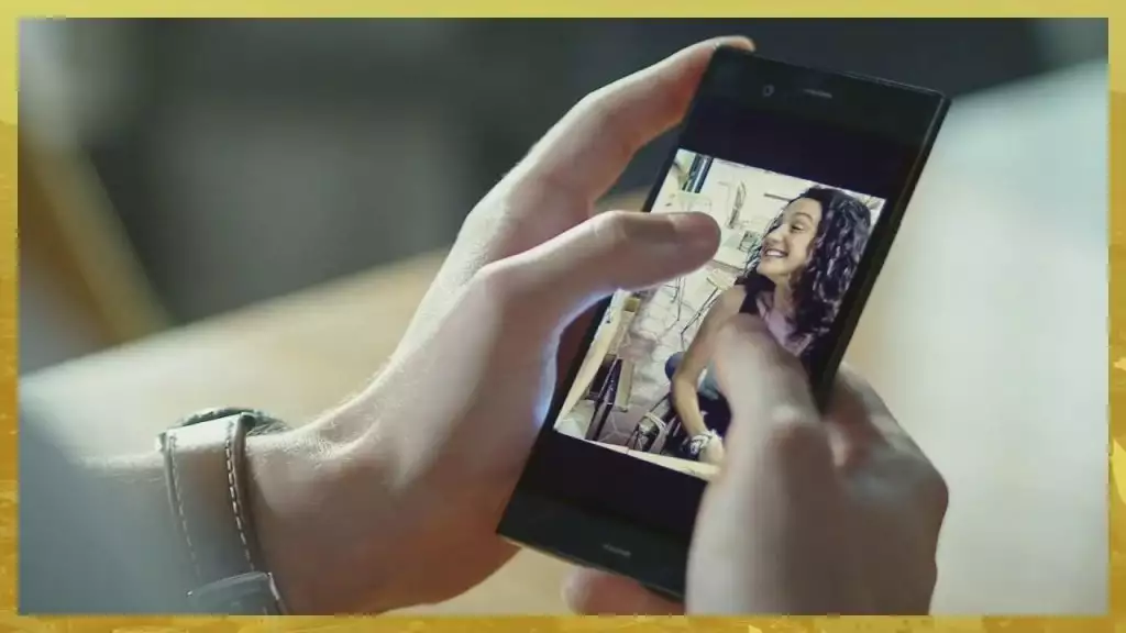 Plus belle la vie Indiscrétion : César obsédé par Emma Plus belle la vie Indiscrétion : César obsédé par Emma