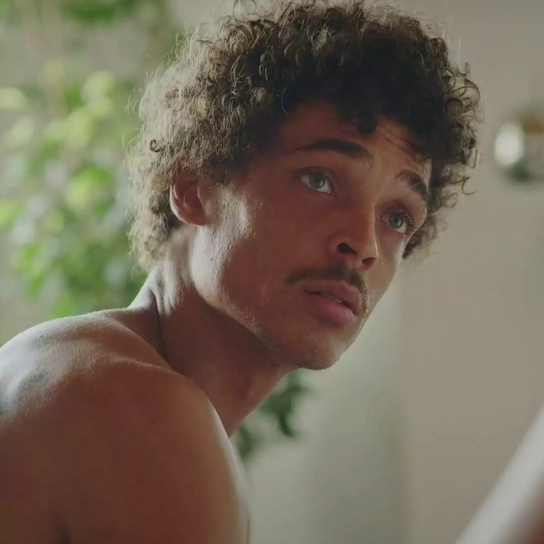 Plus belle la vie Indiscrétion : Baptiste fait ses adieux à Emma Plus belle la vie Indiscrétion : Baptiste fait ses adieux à Emma