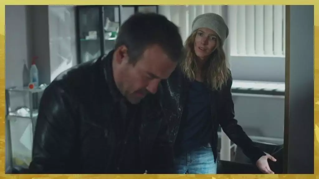 Plus belle la vie Indiscrétion : Vidal disparaît avant d’opérer le bébé de Léa et Boher Plus belle la vie Indiscrétion : Vidal disparaît avant d’opérer le bébé de Léa et Boher