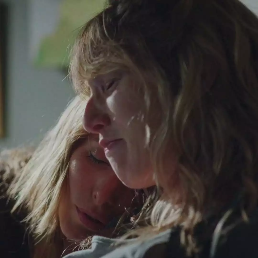 Plus belle la vie Indiscrétion : Barbara fond en larmes Plus belle la vie Indiscrétion : Barbara fond en larmes