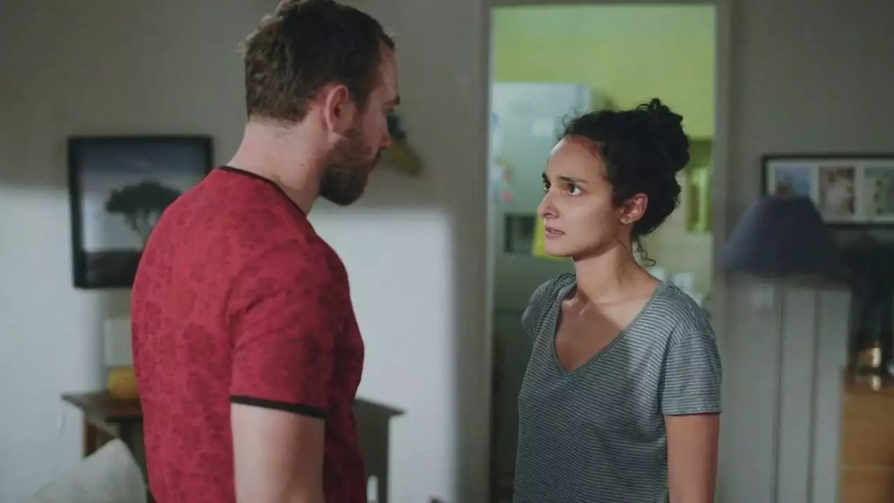 Plus belle la vie Indiscrétion : La mort d'Alice bouleverse Camille Plus belle la vie Indiscrétion : La mort d'Alice bouleverse Camille