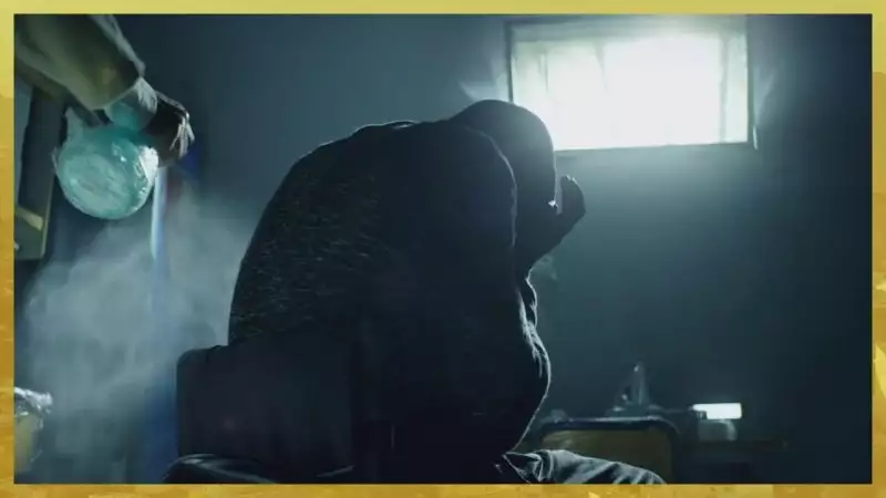 Indiscrétion : Le docteur Livia torture Mouss Indiscrétion : Le docteur Livia torture Mouss