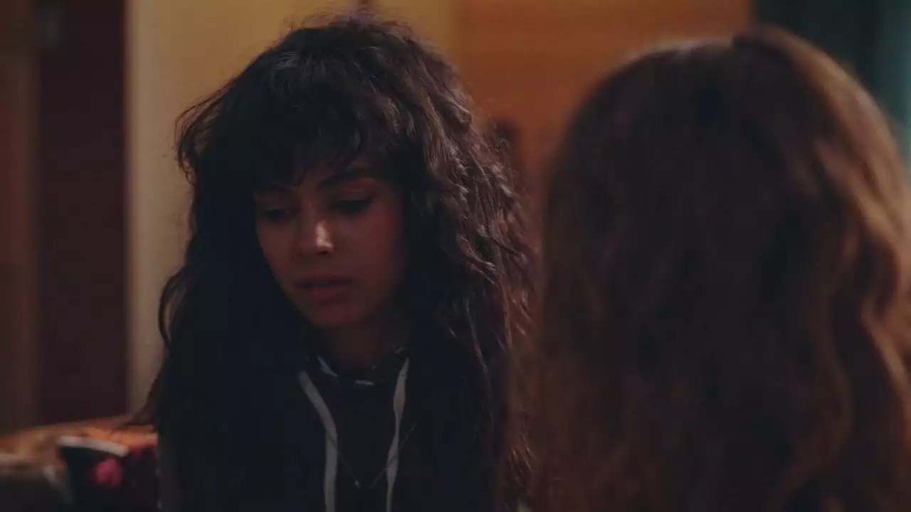 Plus belle la vie Indiscrétion : Betty se réfugie chez Léa Plus belle la vie Indiscrétion : Betty se réfugie chez Léa