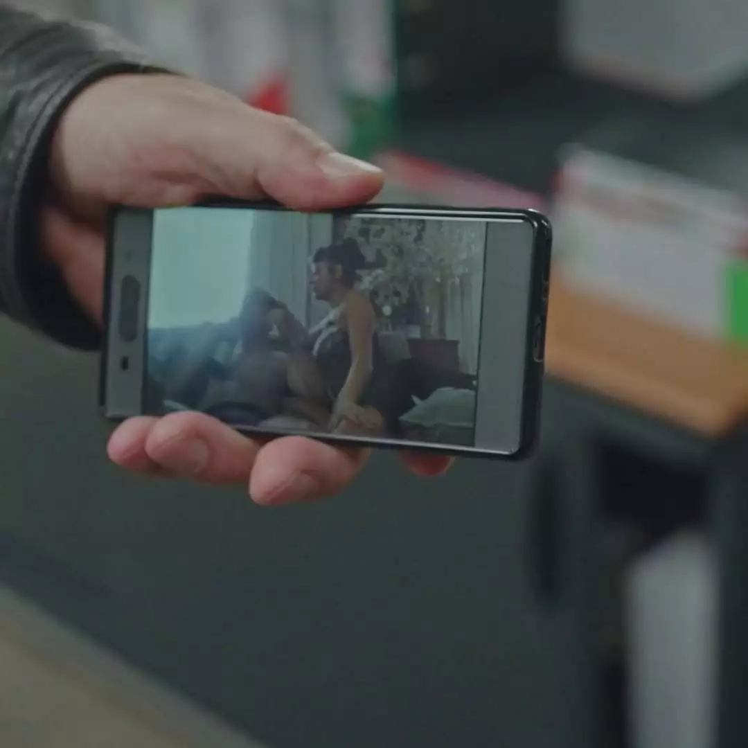 Plus belle la vie Indiscrétion : La vidéo qui peut ruiner la vie de Revel Plus belle la vie Indiscrétion : La vidéo qui peut ruiner la vie de Revel