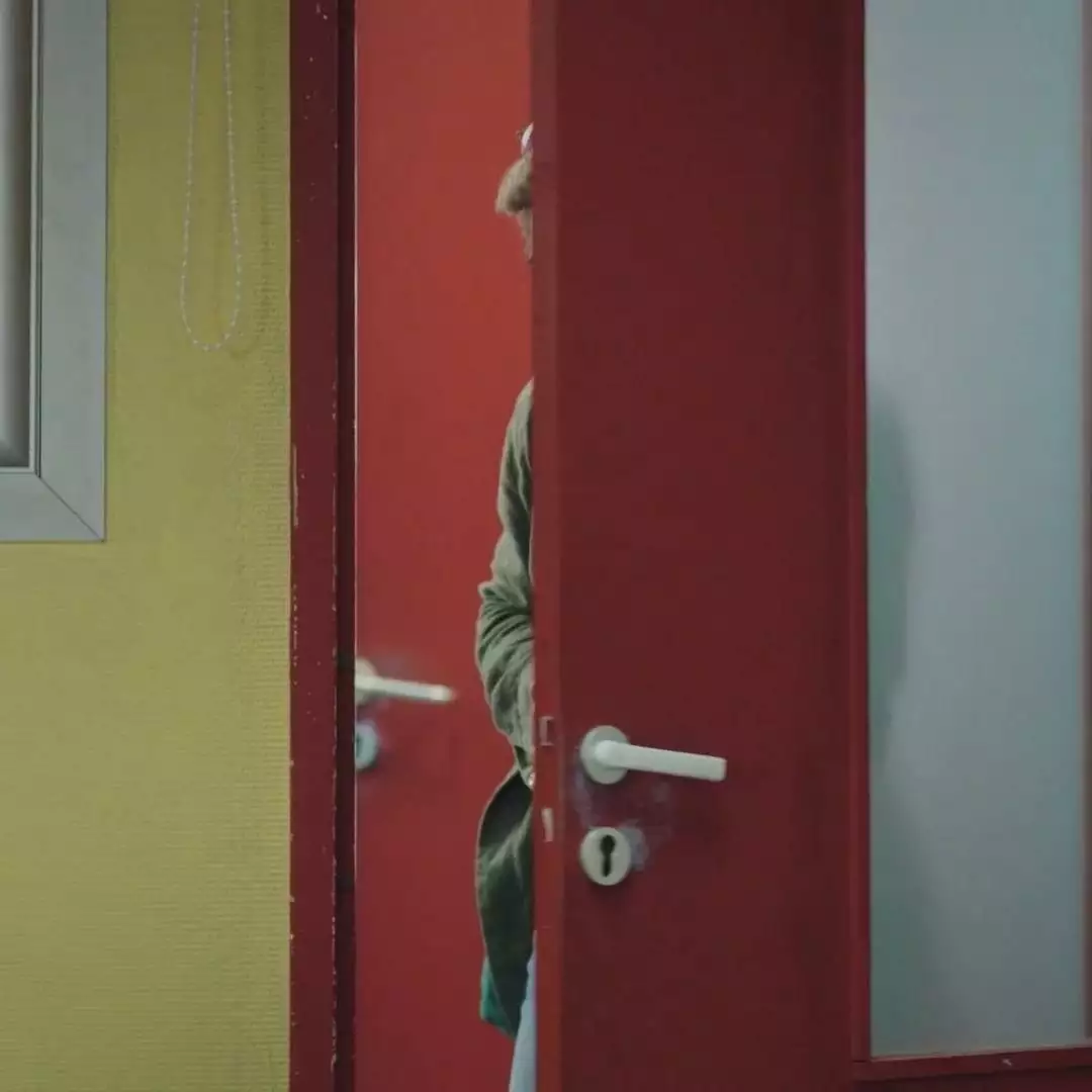 Plus belle la vie Indiscrétion : Et la nouvelle prof d'histoire-géo de Scotto est ... Plus belle la vie Indiscrétion : Et la nouvelle prof d'histoire-géo de Scotto est ...