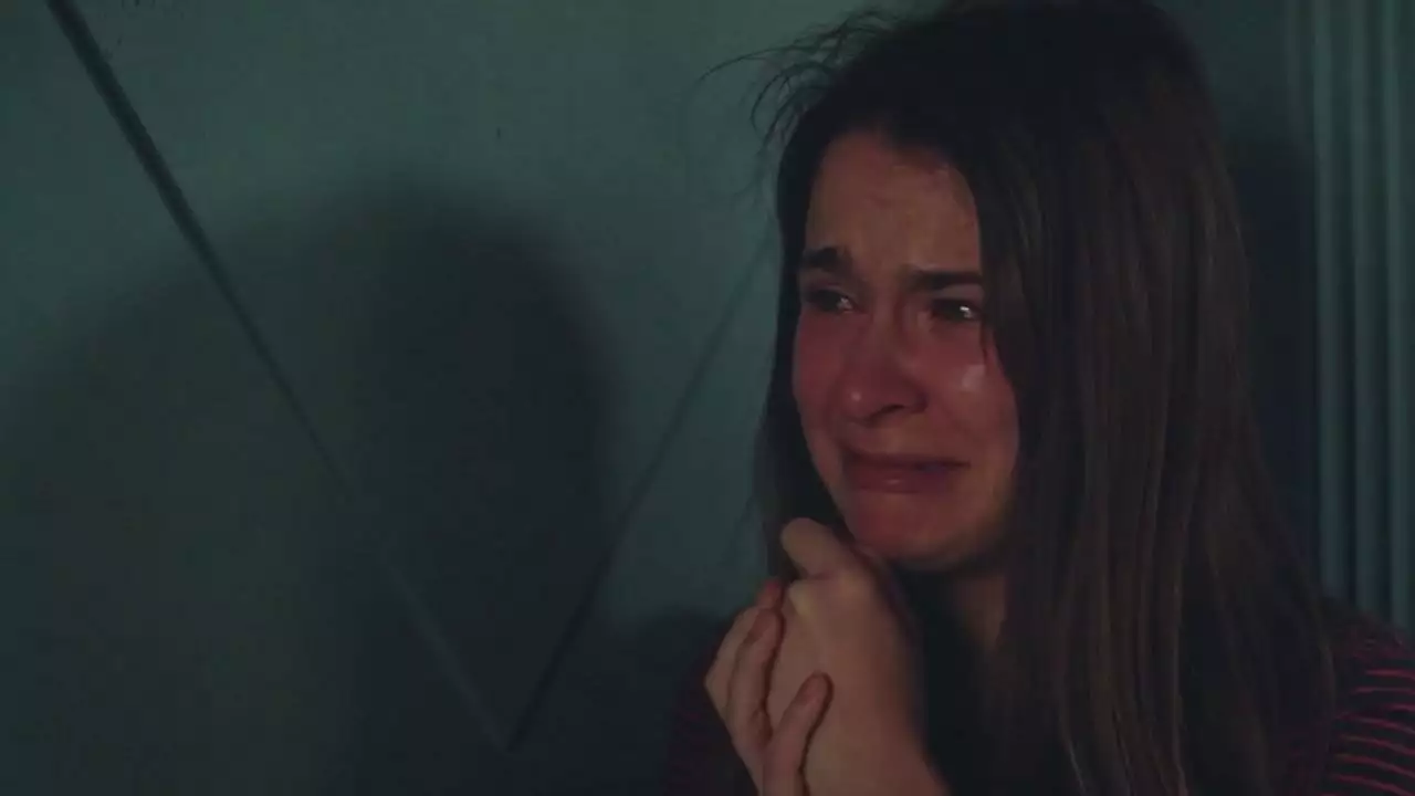 Plus belle la vie Indiscrétion : Une rupture douloureuse pour Lola Plus belle la vie Indiscrétion : Une rupture douloureuse pour Lola