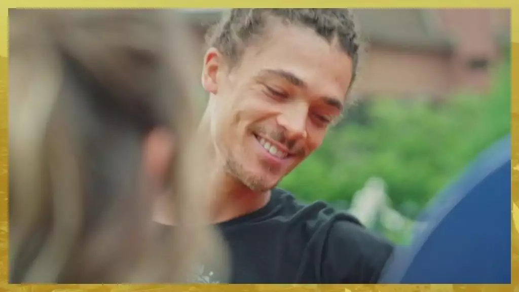 Plus belle la vie Indiscrétion : Baptiste et Barbara passent de plus en plus de temps ensemble... Plus belle la vie Indiscrétion : Baptiste et Barbara passent de plus en plus de temps ensemble...