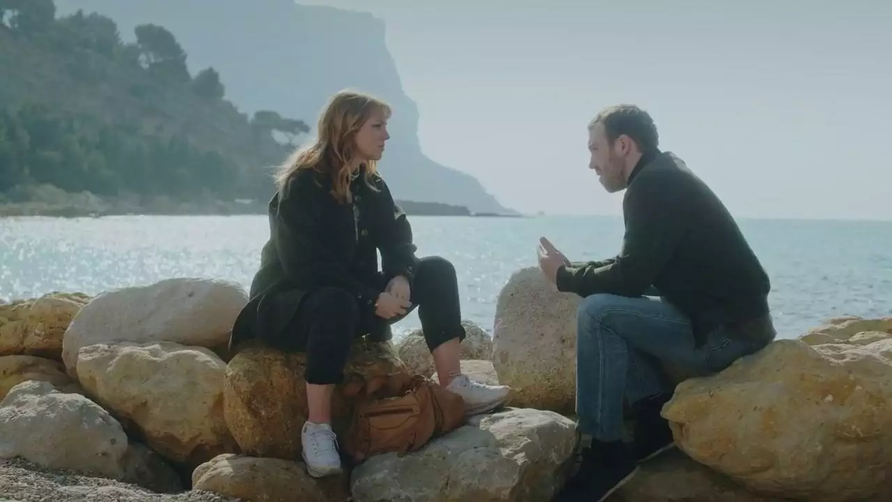 Plus belle la vie Indiscrétion : Kévin fait une déclaration à Emilie Plus belle la vie Indiscrétion : Kévin fait une déclaration à Emilie