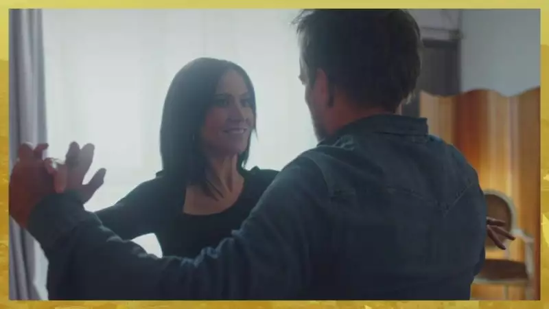 Indiscrétion : Samia et Boher dansent ensemble avant leurs mariages Indiscrétion : Samia et Boher dansent ensemble avant leurs mariages