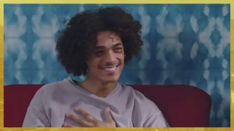 Indiscrétion : L'excellente réaction de Baptiste et Emma face à la paternité de Roland Indiscrétion : L'excellente réaction de Baptiste et Emma face à la paternité de Roland