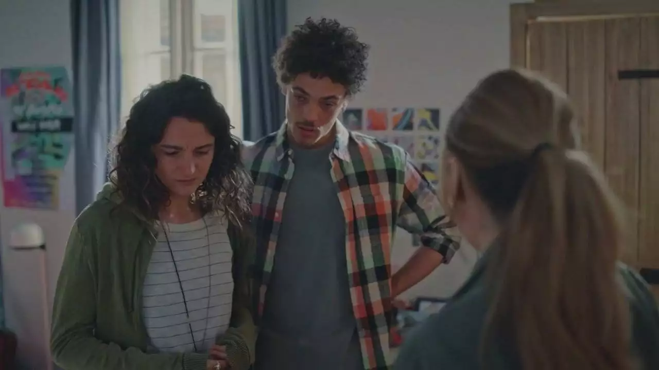 Plus belle la vie Indiscrétion : Camille s'est-elle suicidée ? Plus belle la vie Indiscrétion : Camille s'est-elle suicidée ?