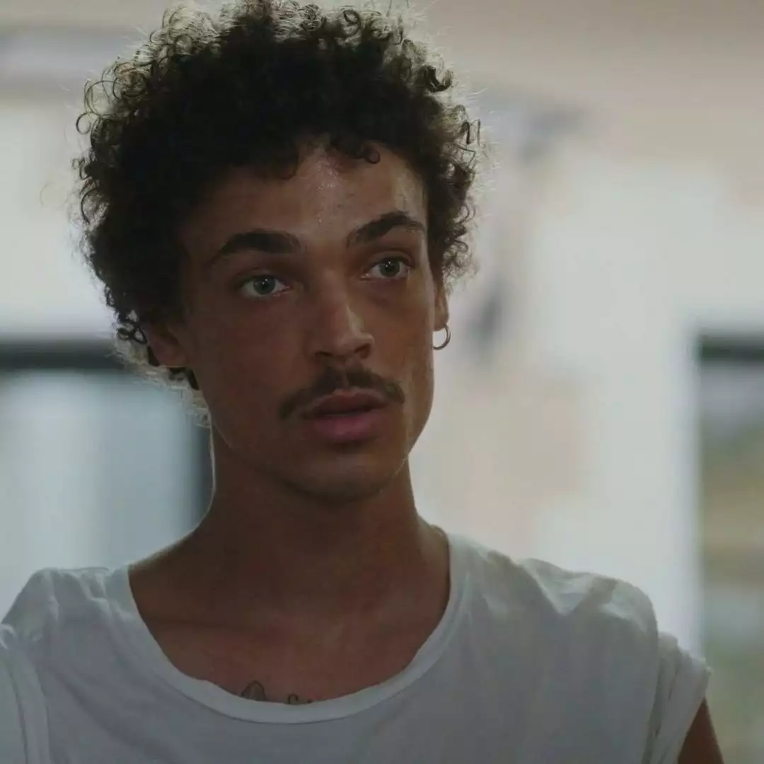 Plus belle la vie Indiscrétion : Emma ou Justine ? Baptiste a fait son choix Plus belle la vie Indiscrétion : Emma ou Justine ? Baptiste a fait son choix