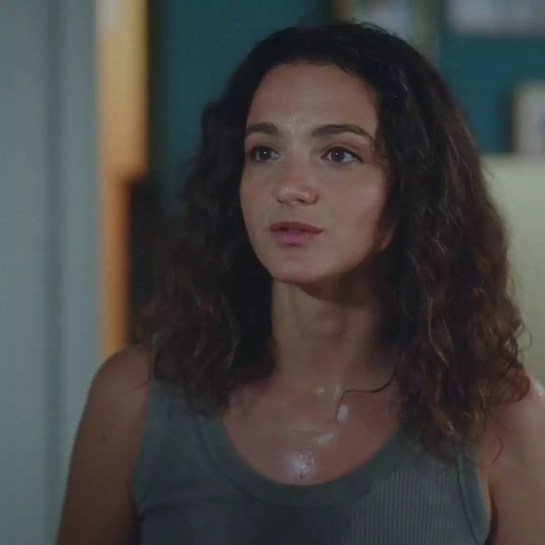 Plus belle la vie Indiscrétion : Emma prête à se mettre en danger pour récupérer Baptiste Plus belle la vie Indiscrétion : Emma prête à se mettre en danger pour récupérer Baptiste