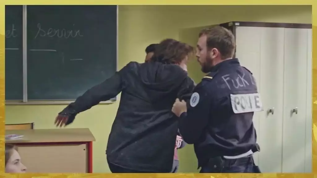 Plus belle la vie Indiscrétion : Arrestation d’élèves à Scotto Plus belle la vie Indiscrétion : Arrestation d’élèves à Scotto