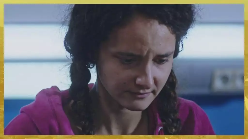 Plus belle la vie Indiscrétion : L...horrible passé de la petite soeur d...Emma Plus belle la vie Indiscrétion : L...horrible passé de la petite soeur d...Emma