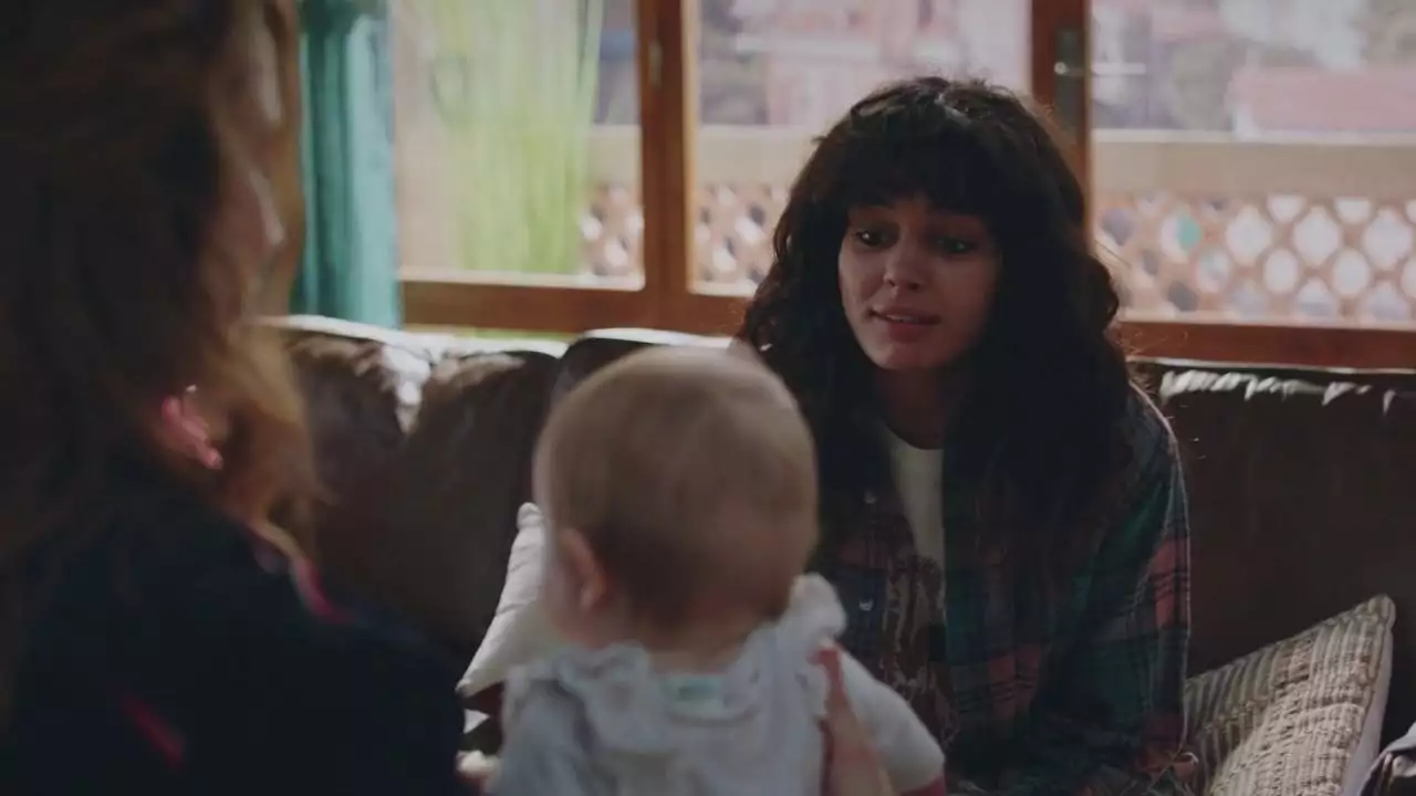 Plus belle la vie Indiscrétion : Léa fait rougir Betty Plus belle la vie Indiscrétion : Léa fait rougir Betty