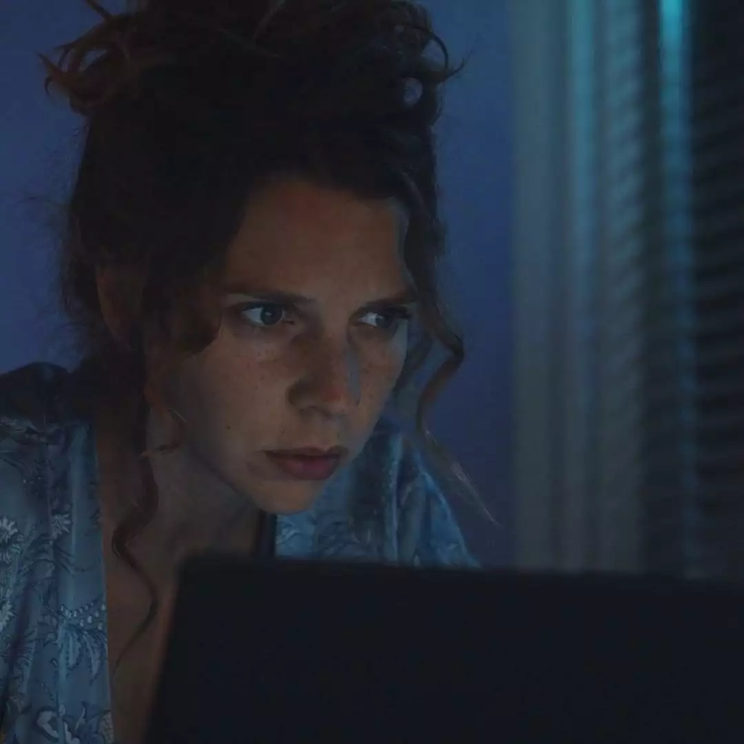 Plus belle la vie Indiscrétion : Léa enquête et comprend tout... Plus belle la vie Indiscrétion : Léa enquête et comprend tout...