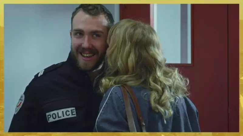 Indiscrétion : Émilie use de son pouvoir sur Kévin… Indiscrétion : Émilie use de son pouvoir sur Kévin…