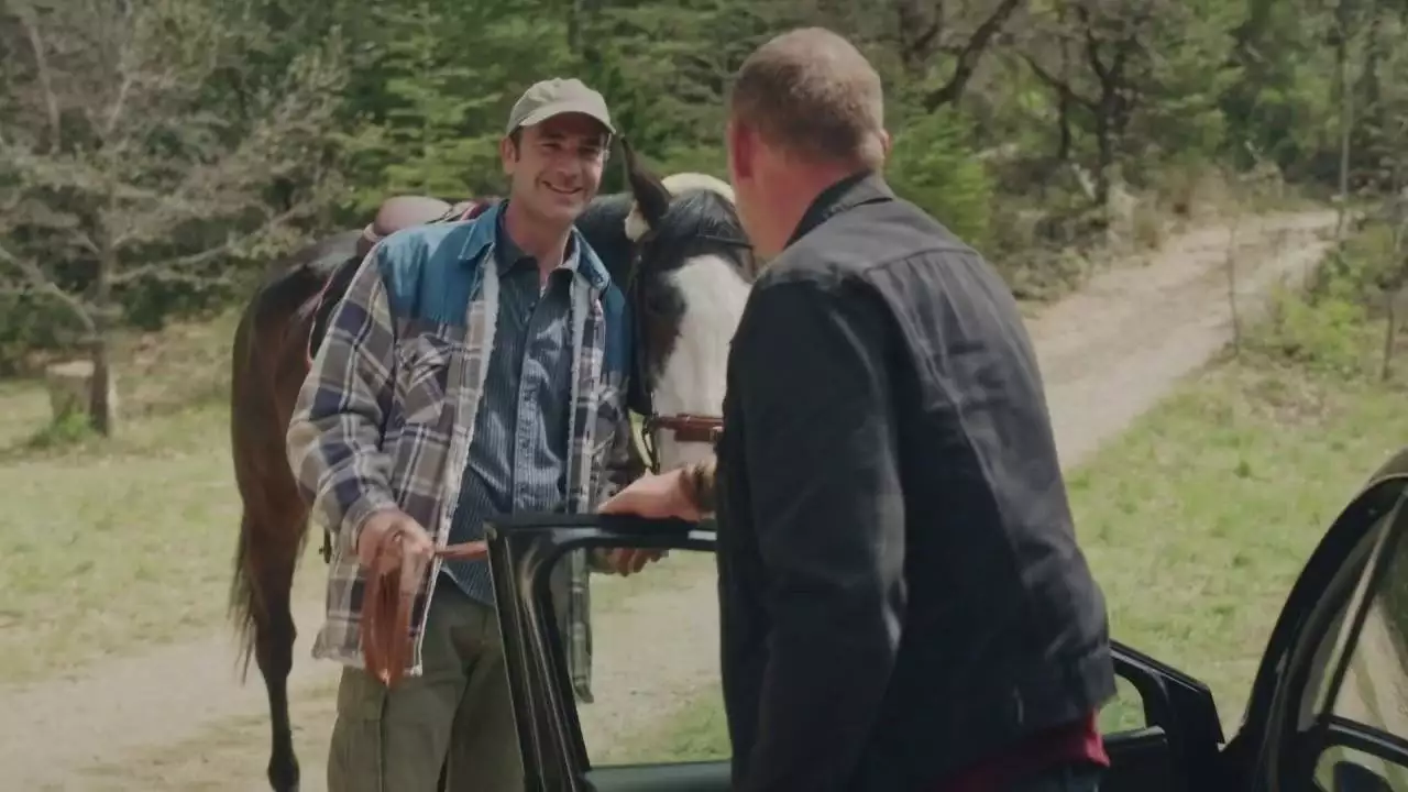 Plus belle la vie Indiscrétion : Eric réveillé par son prince charmant Plus belle la vie Indiscrétion : Eric réveillé par son prince charmant