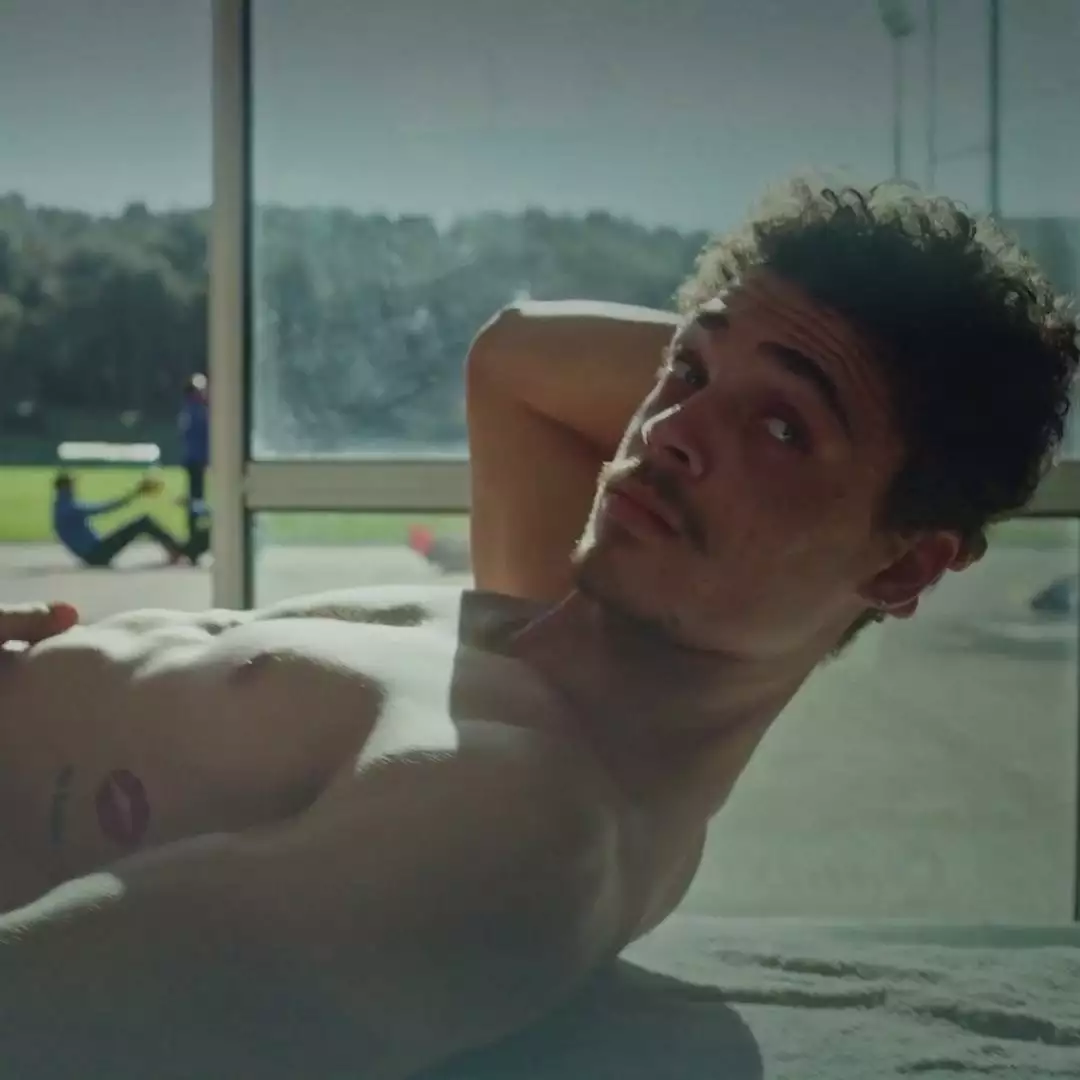 Plus belle la vie Indiscrétion : Baptiste va-t-il choisir Emma ou Justine ? Plus belle la vie Indiscrétion : Baptiste va-t-il choisir Emma ou Justine ?