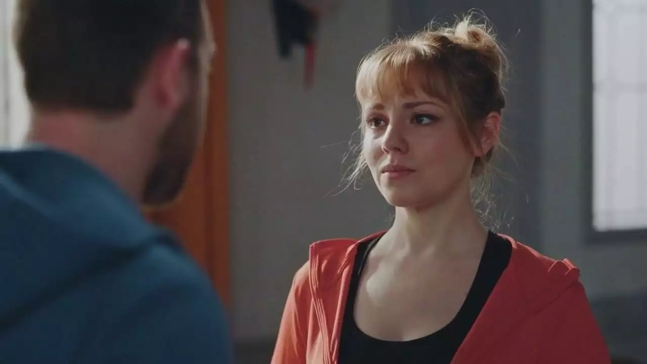 Plus belle la vie Indiscrétion : Kévin cherche du réconfort auprès d'Émilie Plus belle la vie Indiscrétion : Kévin cherche du réconfort auprès d'Émilie