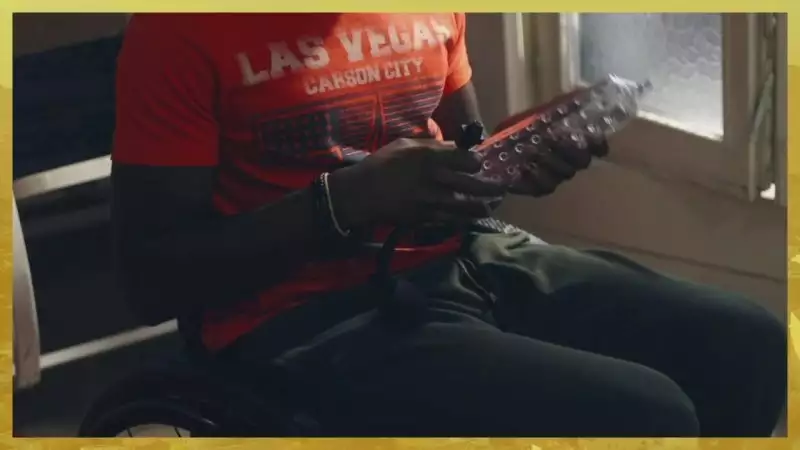 Indiscrétion : Mouss surpris par Mila avec une pompe à érection ! Indiscrétion : Mouss surpris par Mila avec une pompe à érection !